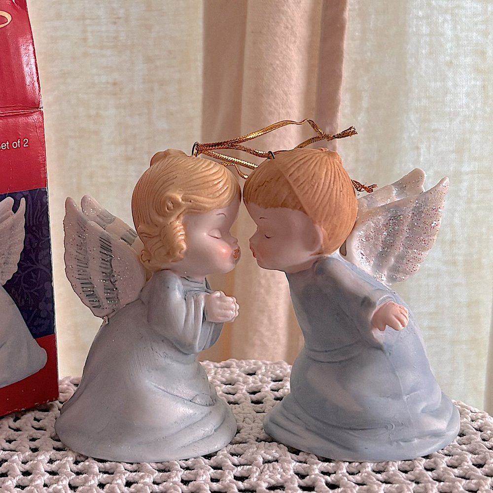 NIB Kissing Angels Christmas bells ornaments